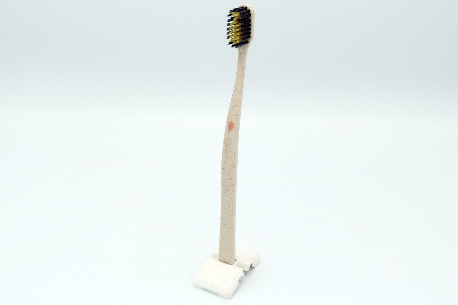 676-scaled-1.jpg Novacare spazzolino LEGNO oro & carbone di bambù - immagine 1